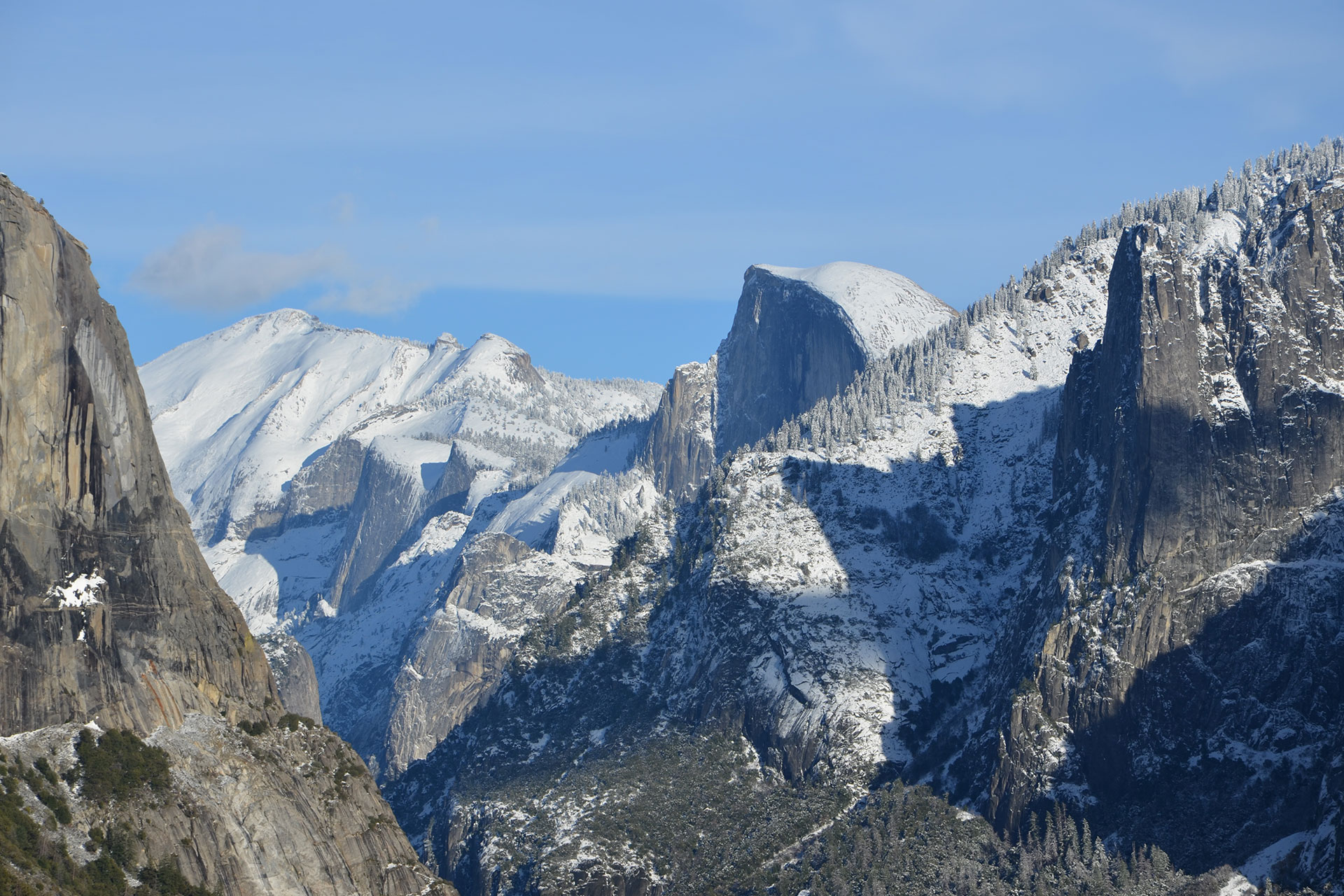 Le Yosemite National Park en hiver sous la neige